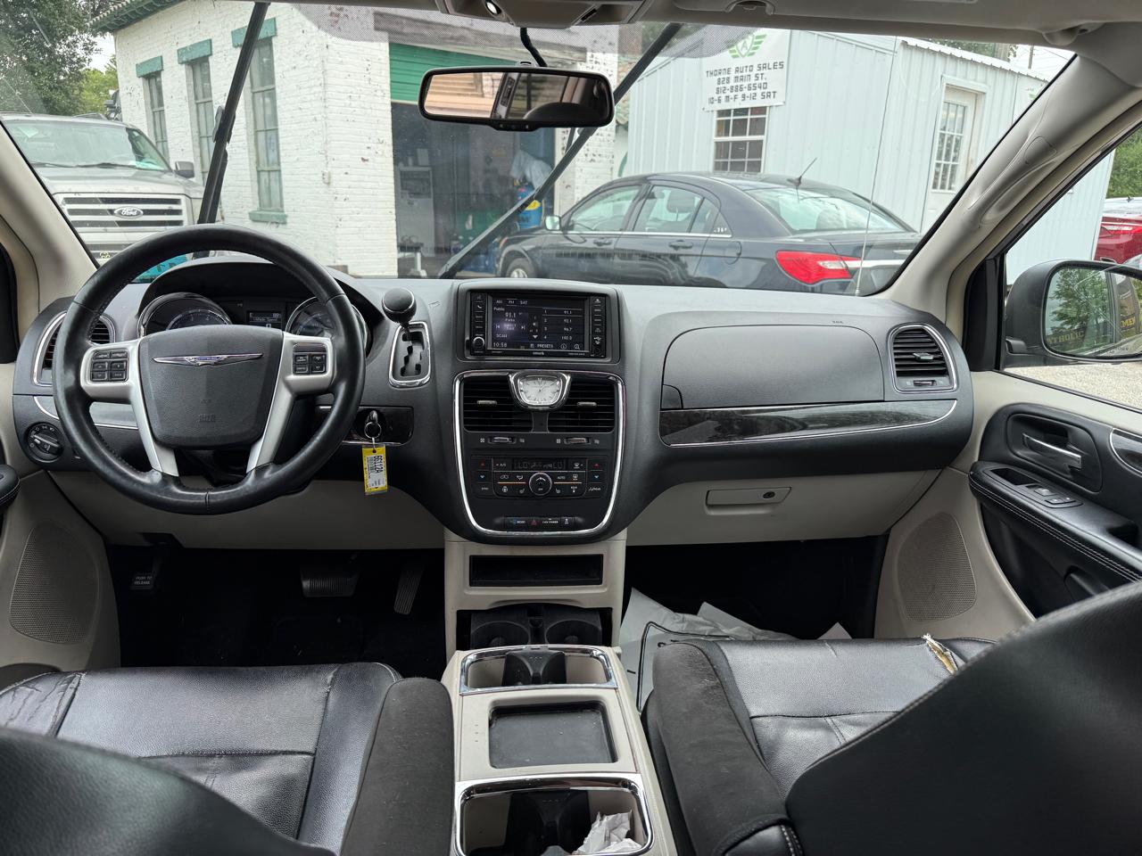 Chrysler Town & Country Touring 2016