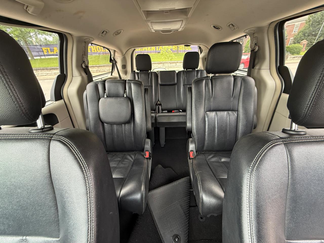 Chrysler Town & Country Touring 2016