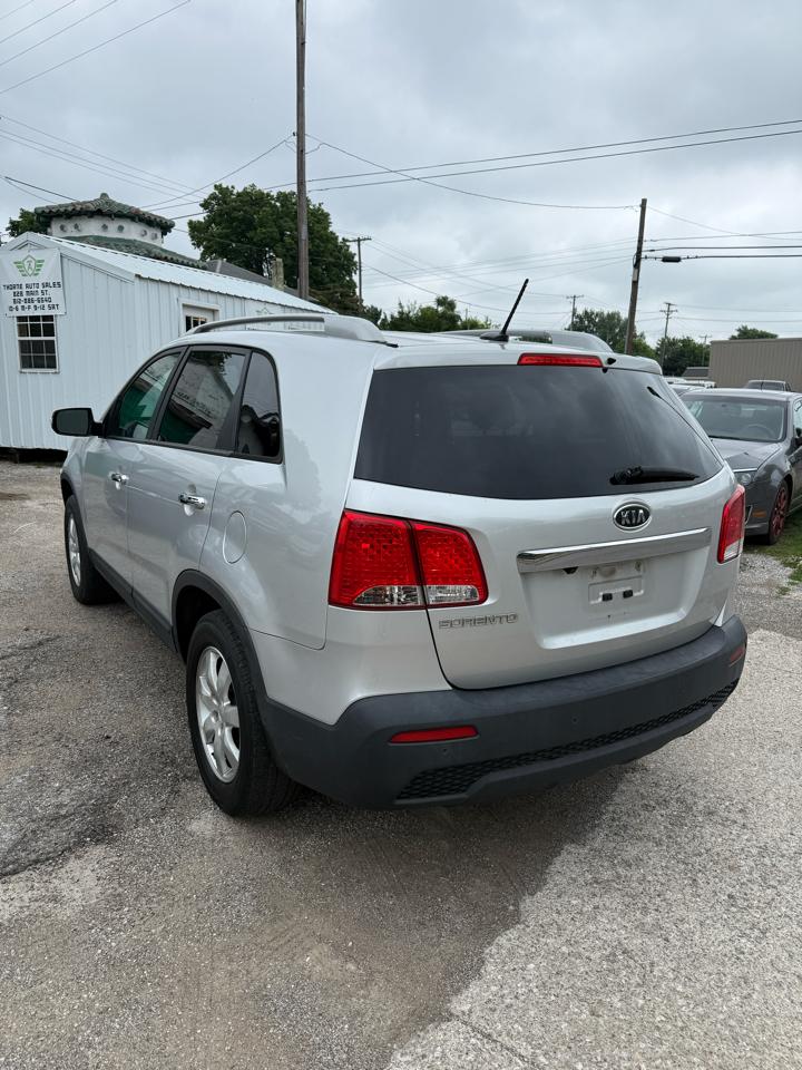 Kia Sorento LX 2WD 2011