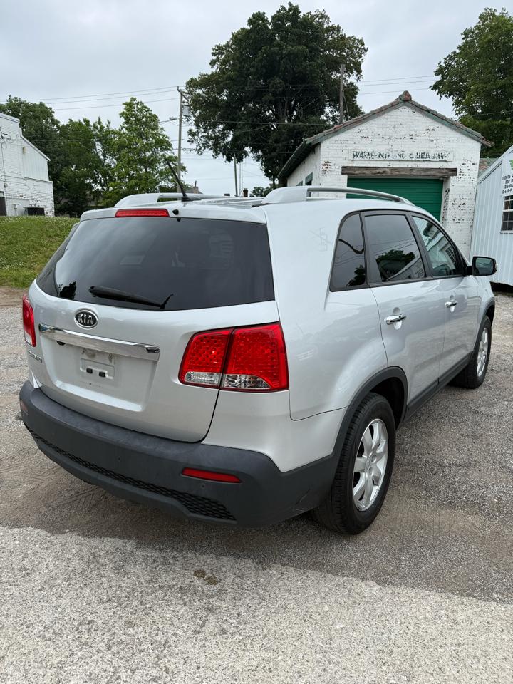 Kia Sorento LX 2WD 2011