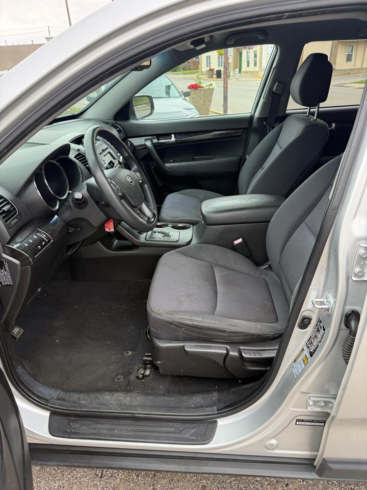 Kia Sorento LX 2WD 2011