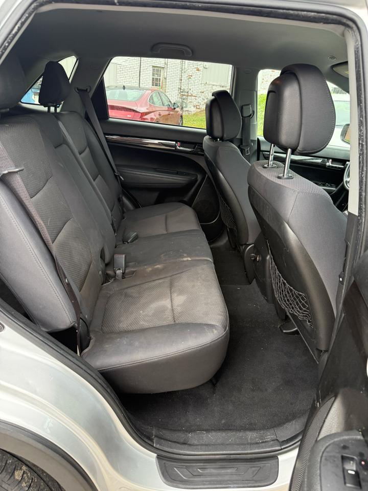 Kia Sorento LX 2WD 2011