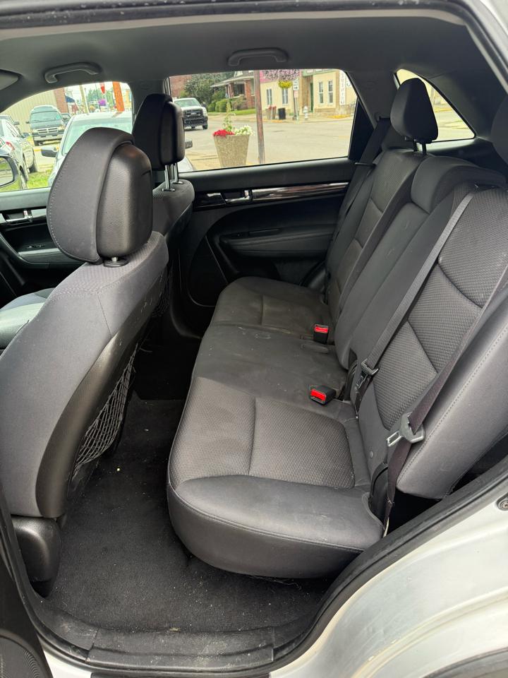 Kia Sorento LX 2WD 2011