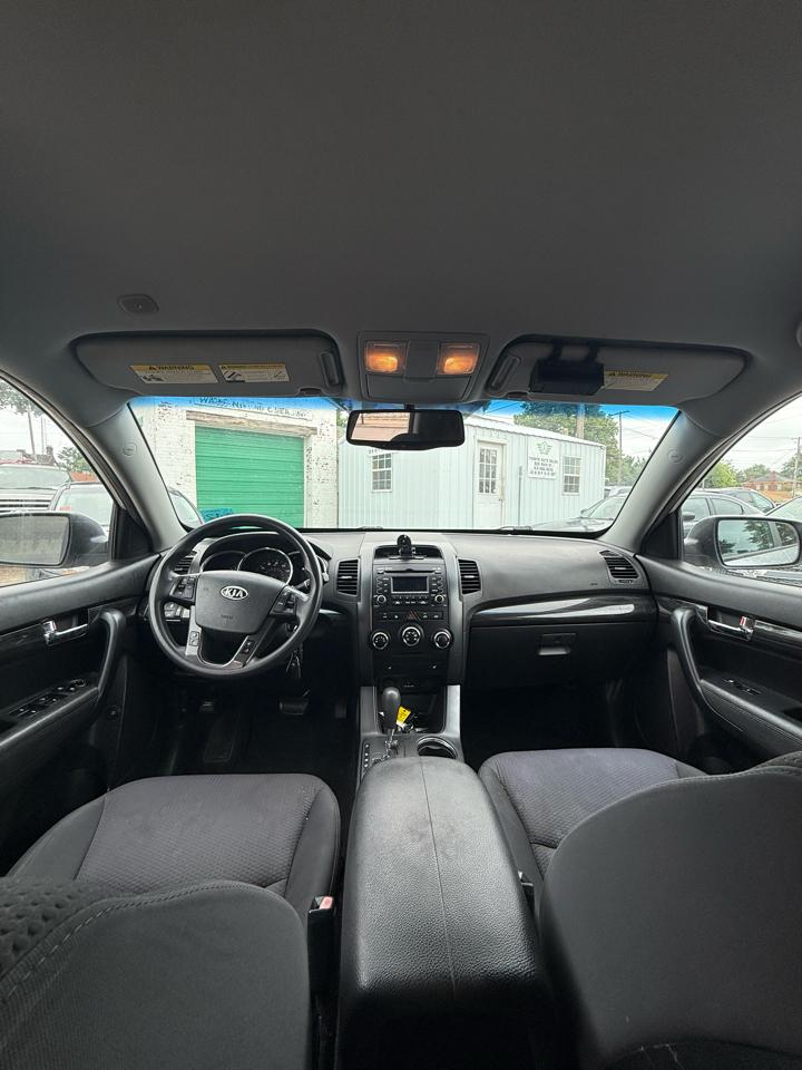 Kia Sorento LX 2WD 2011