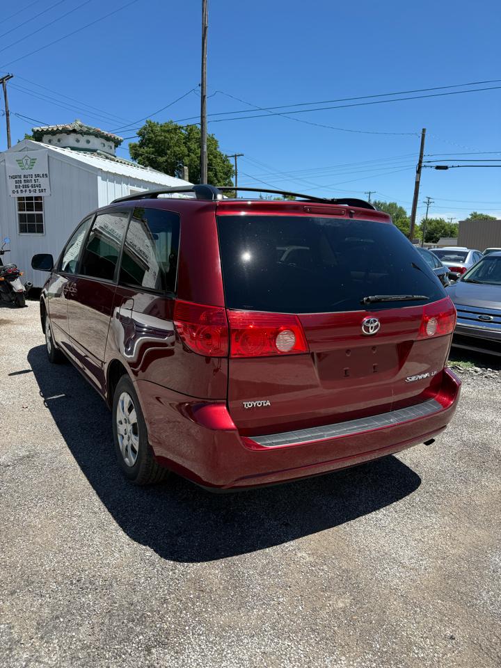 Toyota Sienna CE FWD 7-Passenger 2007