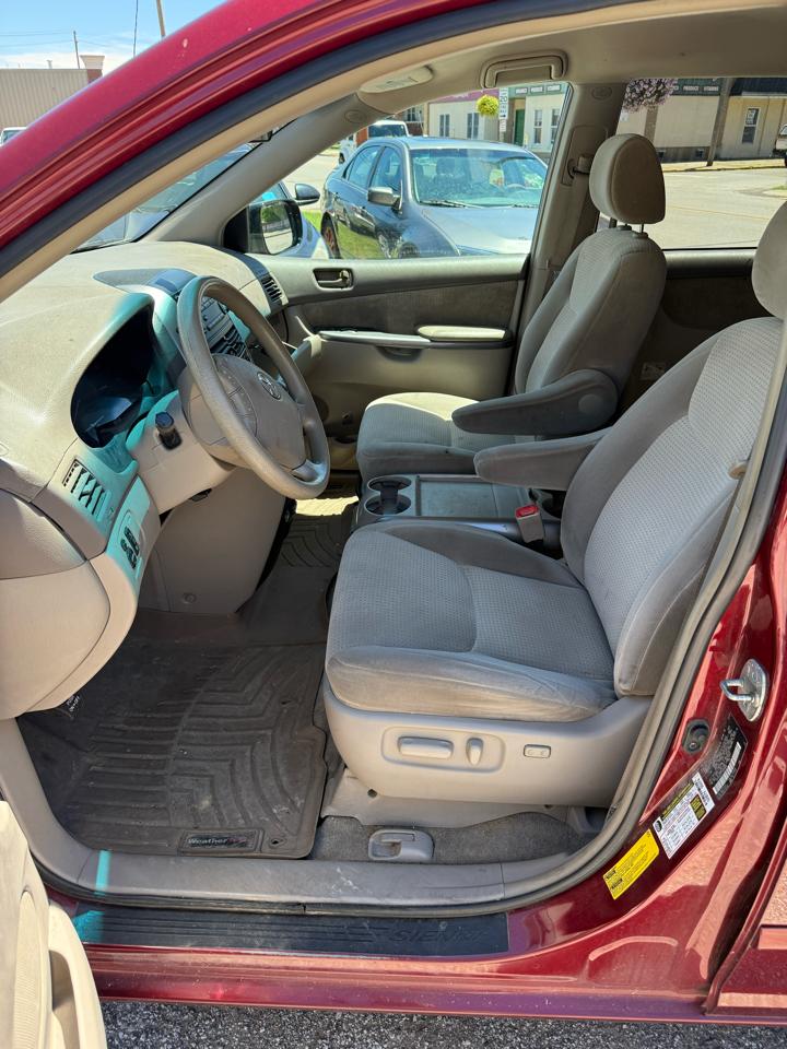 Toyota Sienna CE FWD 7-Passenger 2007