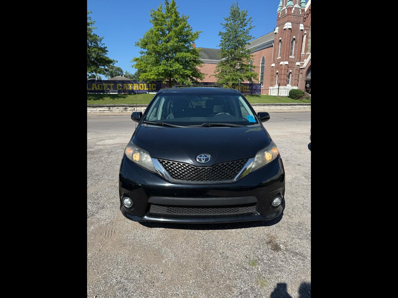 2011 Toyota Sienna Base V6