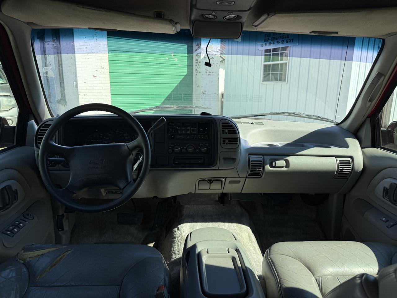 Chevrolet Tahoe 4-Door 2WD 1996