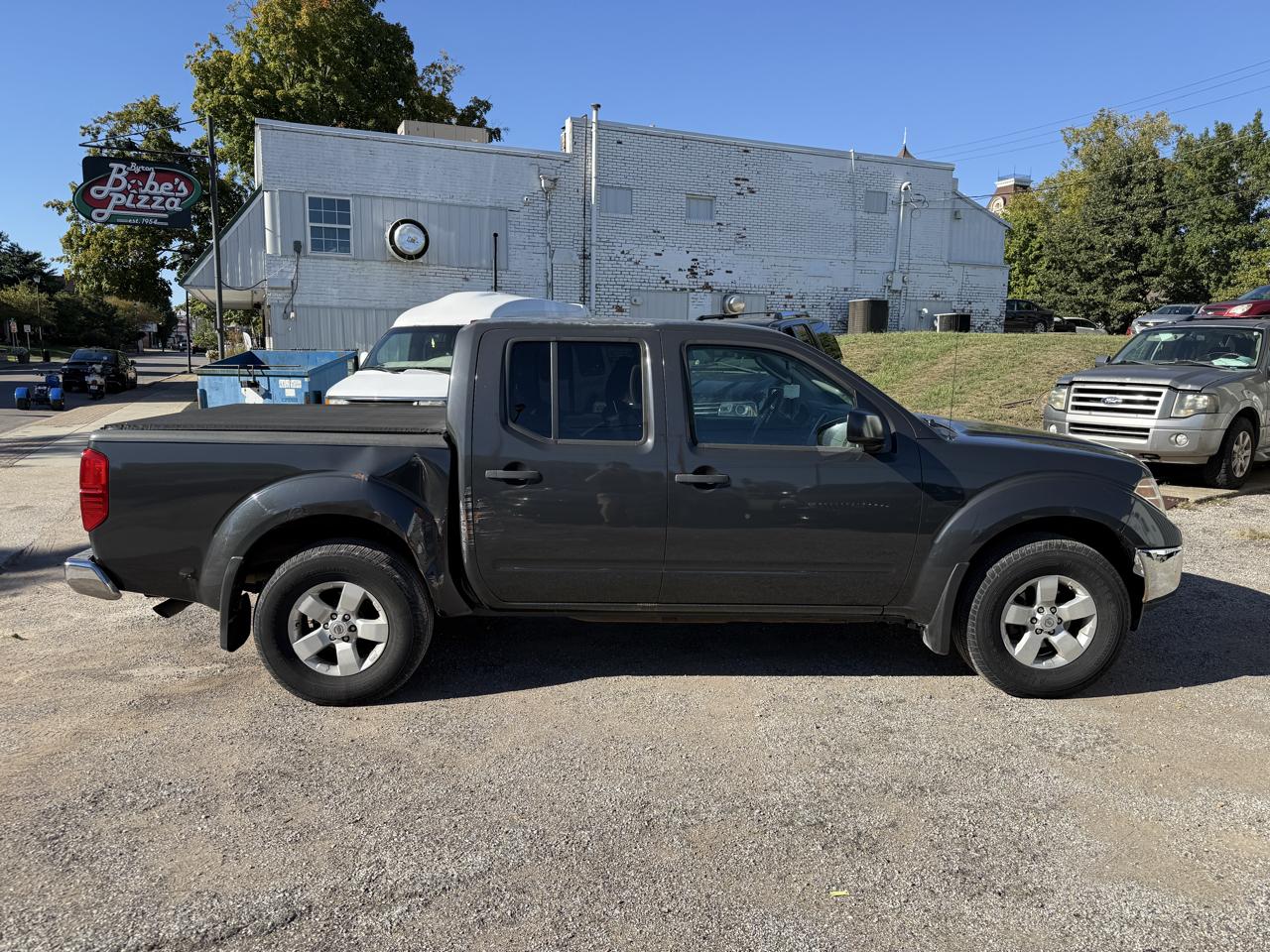 Nissan Frontier SE Crew Cab 4WD 2010