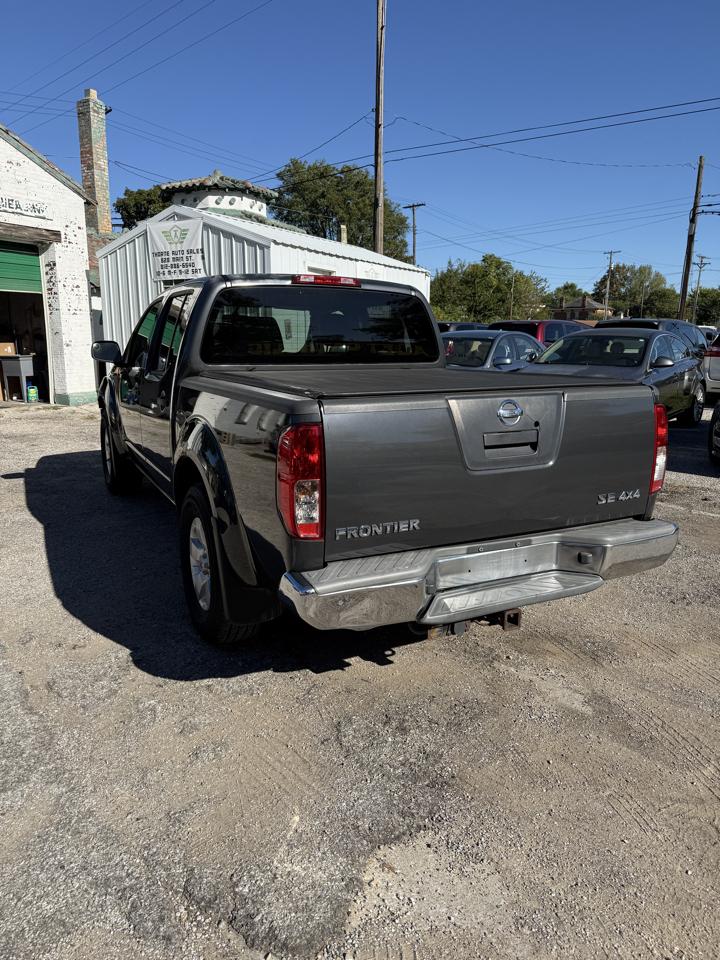 Nissan Frontier SE Crew Cab 4WD 2010