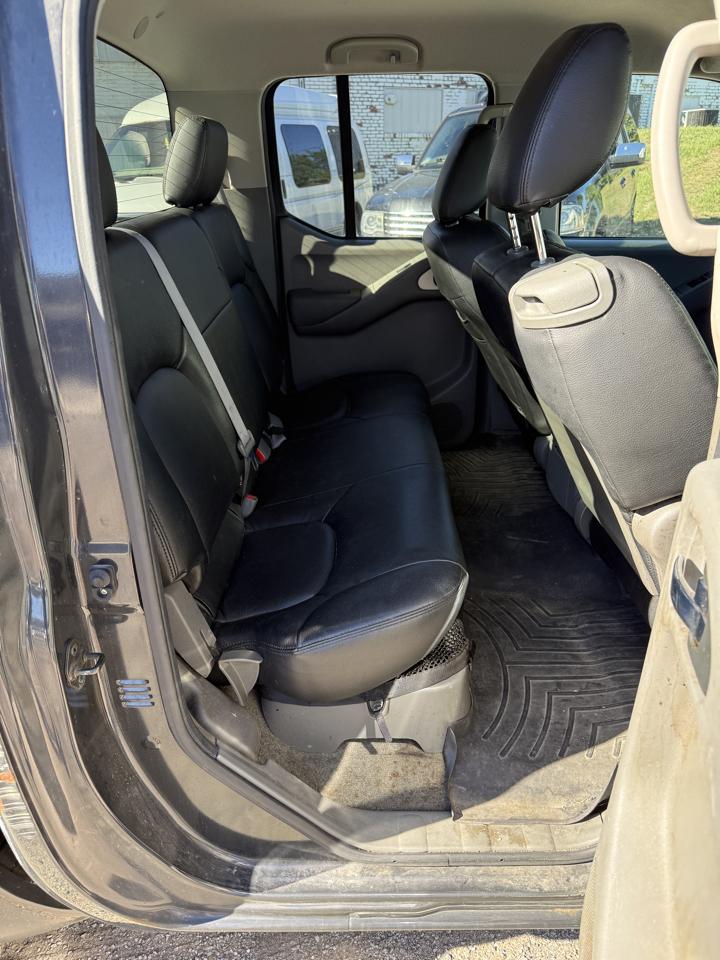 Nissan Frontier SE Crew Cab 4WD 2010