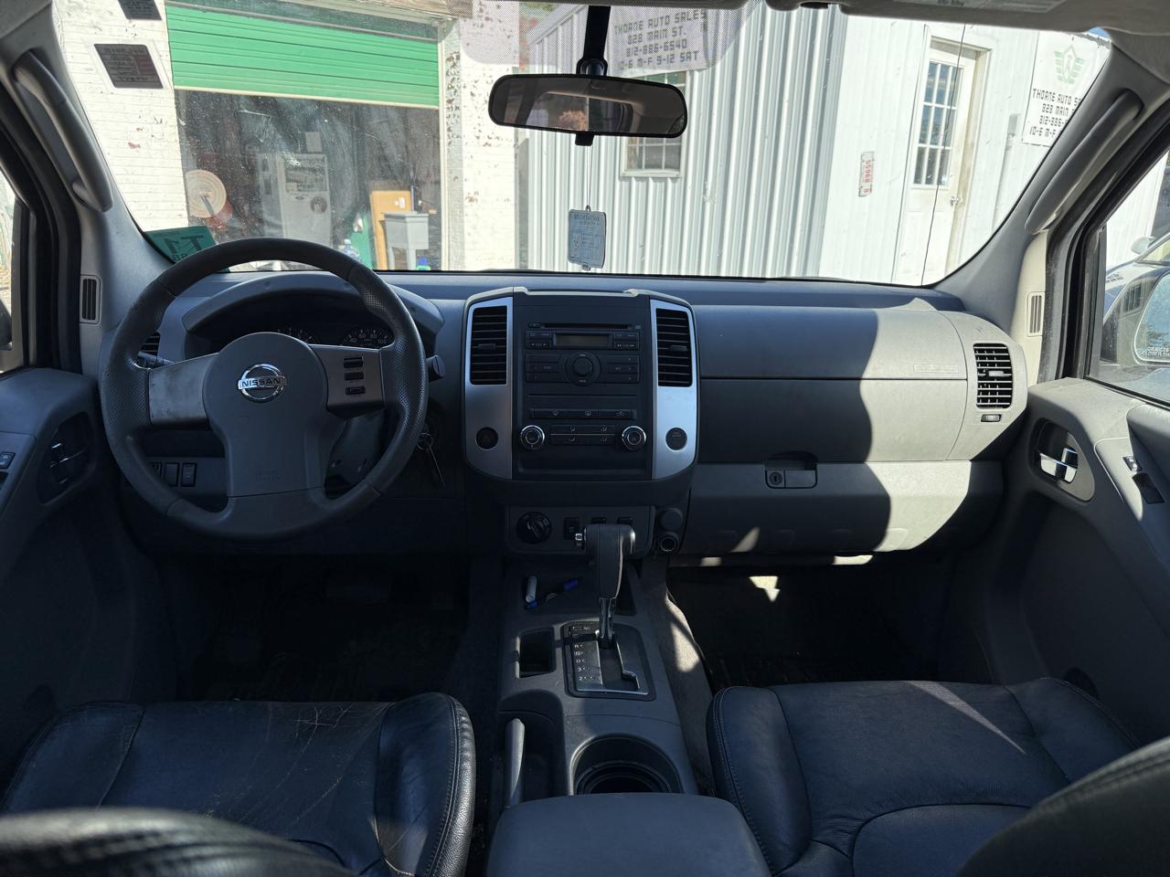 Nissan Frontier SE Crew Cab 4WD 2010