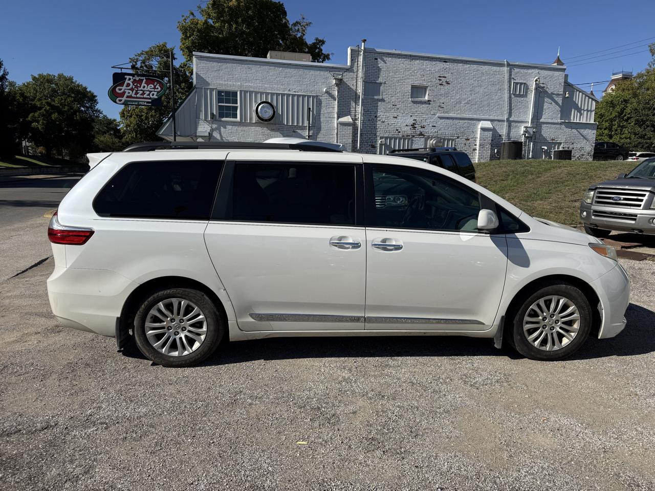 Toyota Sienna XLE FWD 8-Passenger V6 2015
