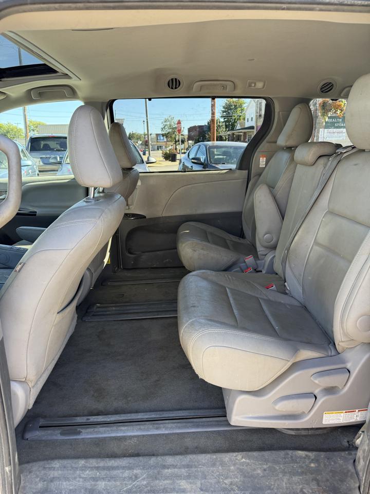 Toyota Sienna XLE FWD 8-Passenger V6 2015
