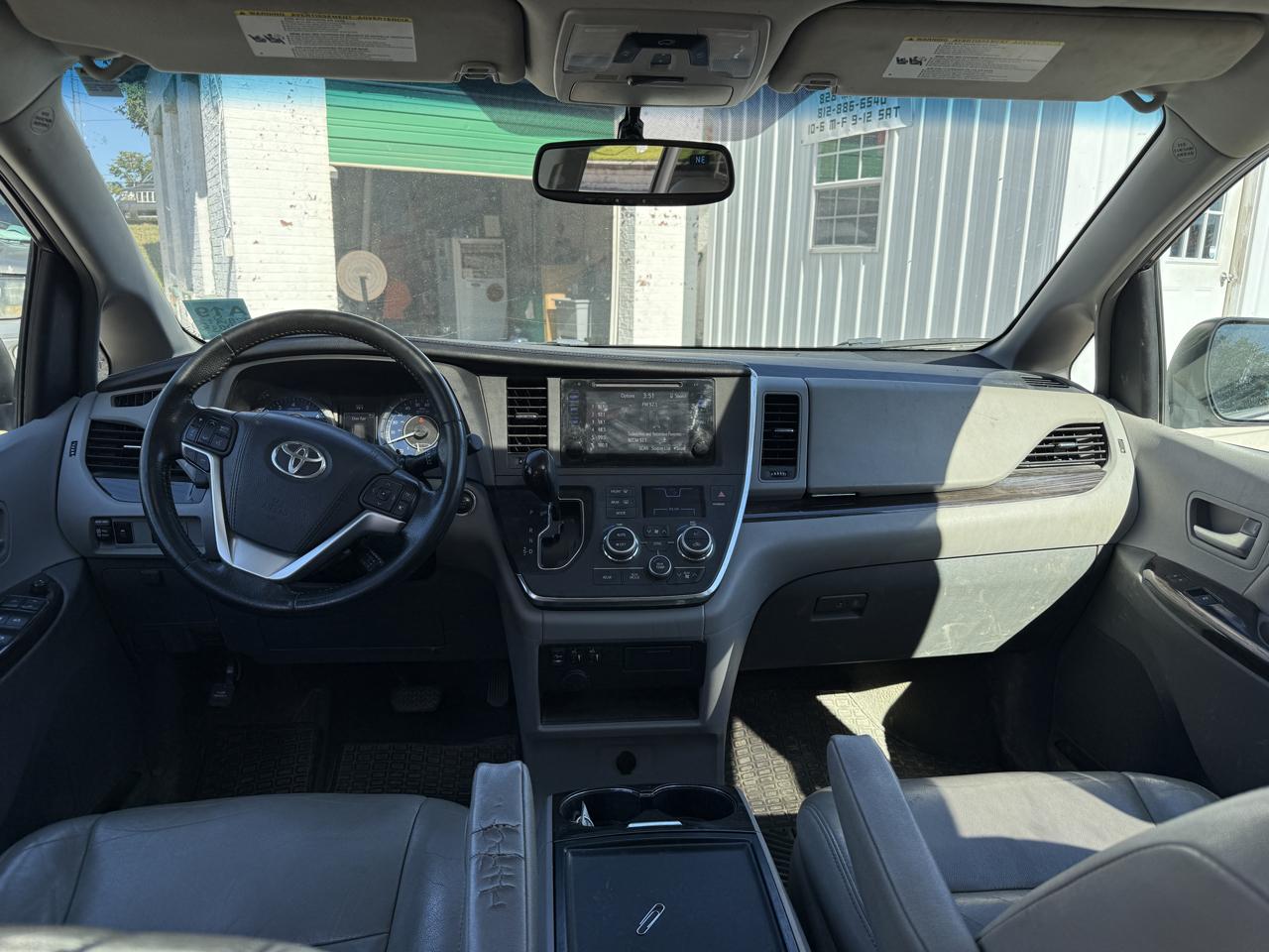 Toyota Sienna XLE FWD 8-Passenger V6 2015