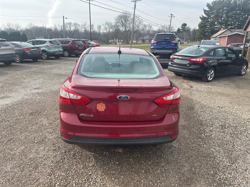 Ford Focus SE Sedan 2014