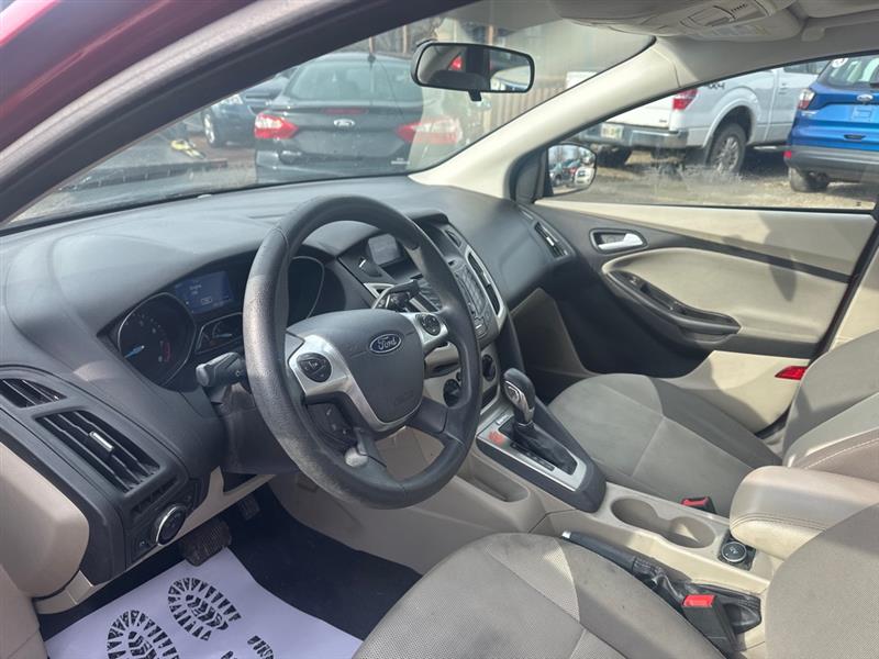 Ford Focus SE Sedan 2014