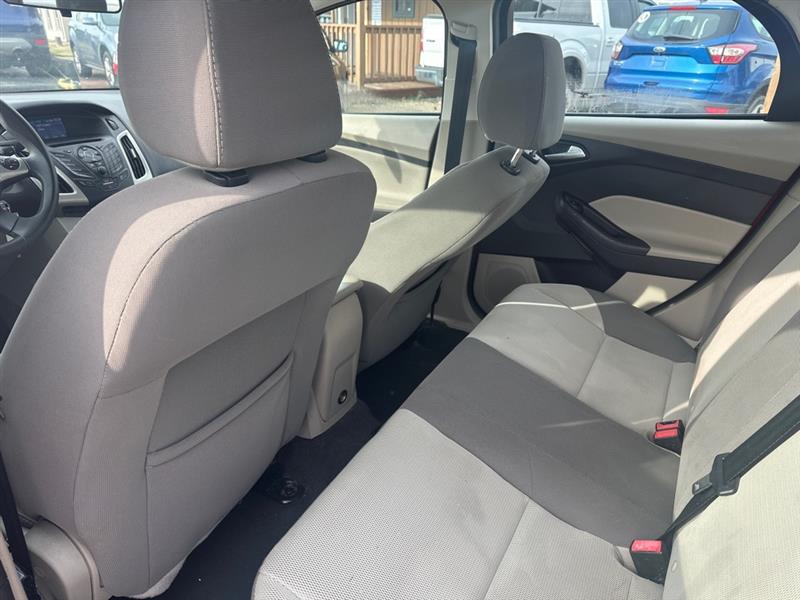 Ford Focus SE Sedan 2014