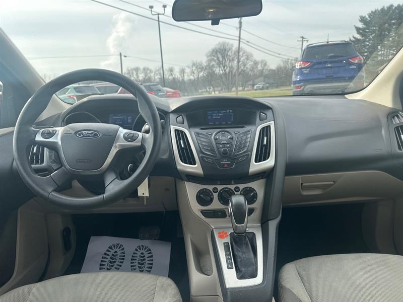 Ford Focus SE Sedan 2014
