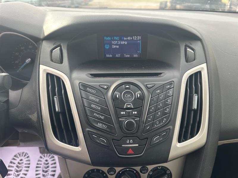 Ford Focus SE Sedan 2014