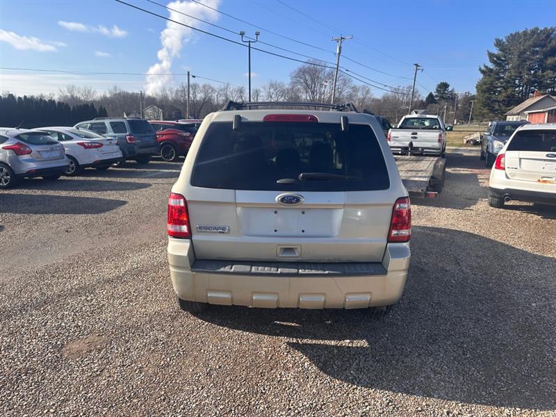 Ford Escape XLT FWD 2011