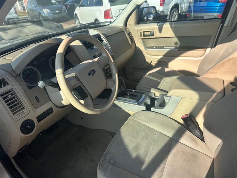 Ford Escape XLT FWD 2011