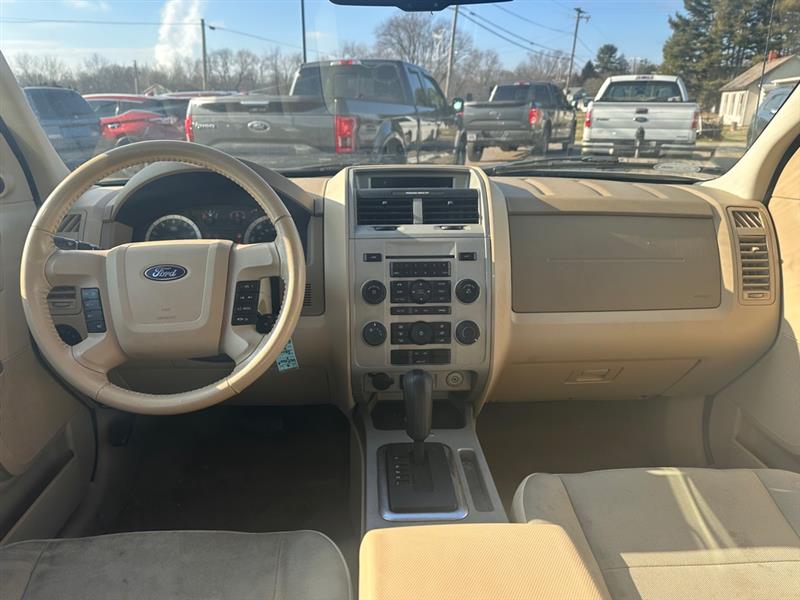 Ford Escape XLT FWD 2011