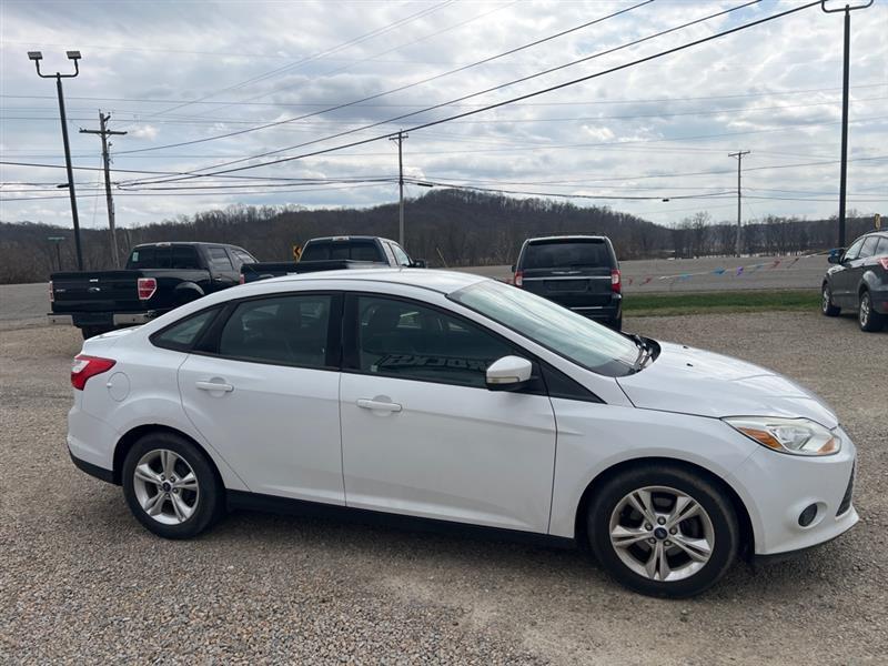 Ford Focus SE Sedan 2013
