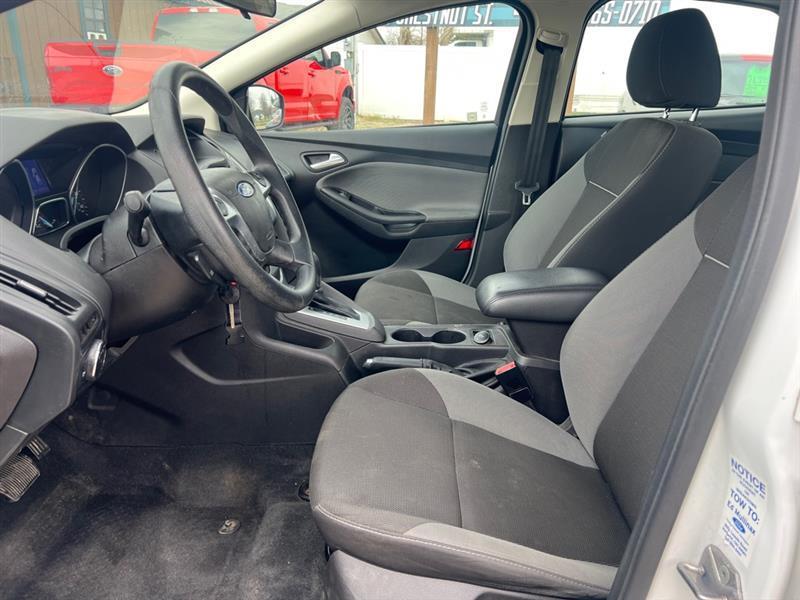 Ford Focus SE Sedan 2013