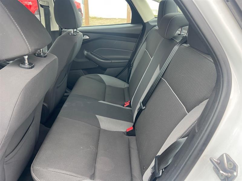 Ford Focus SE Sedan 2013