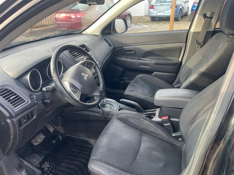 Mitsubishi Outlander Sport ES 2WD 2015