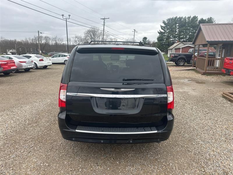 Chrysler Town & Country Touring-L 2012