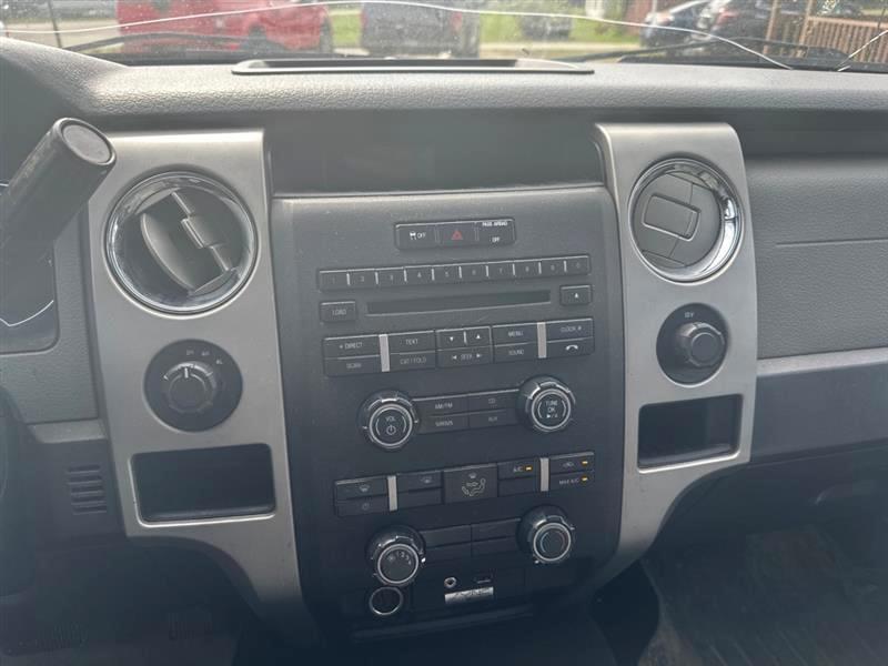 Ford F-150 XL SuperCab 8-ft. Bed 4WD 2011