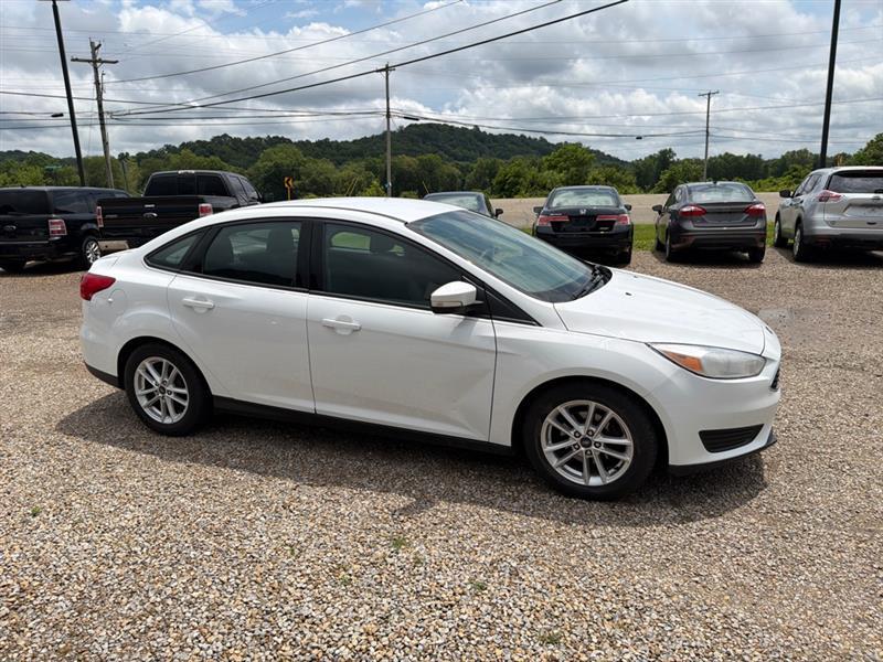 Ford Focus SE Sedan 2016