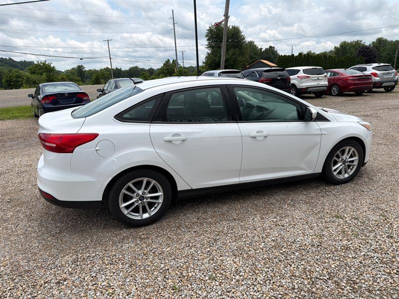 Ford Focus SE Sedan 2016