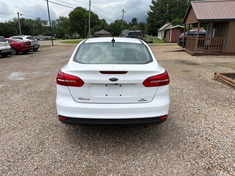 Ford Focus SE Sedan 2016
