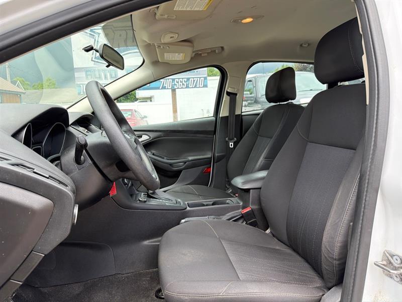 Ford Focus SE Sedan 2016