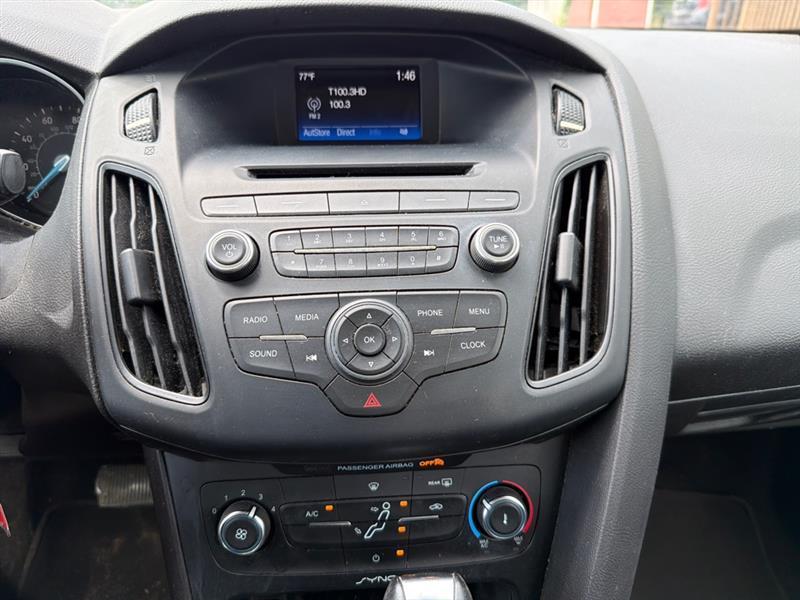Ford Focus SE Sedan 2016