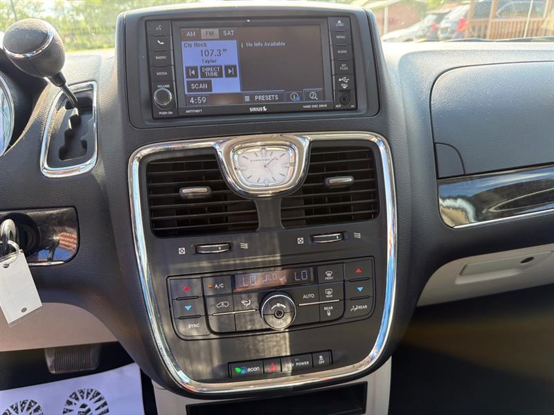 Chrysler Town & Country Touring 2012