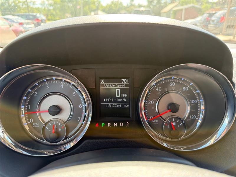 Chrysler Town & Country Touring 2012