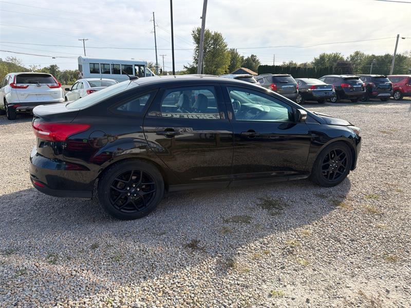 Ford Focus SE Sedan 2016