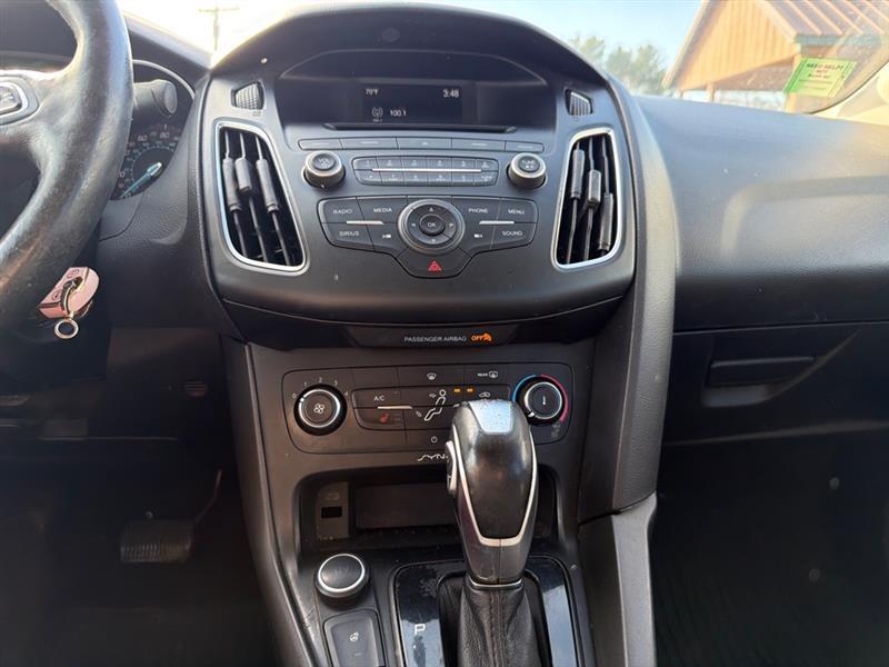 Ford Focus SE Sedan 2016