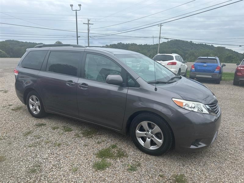 Toyota Sienna LE FWD 8-Passenger V6 2014
