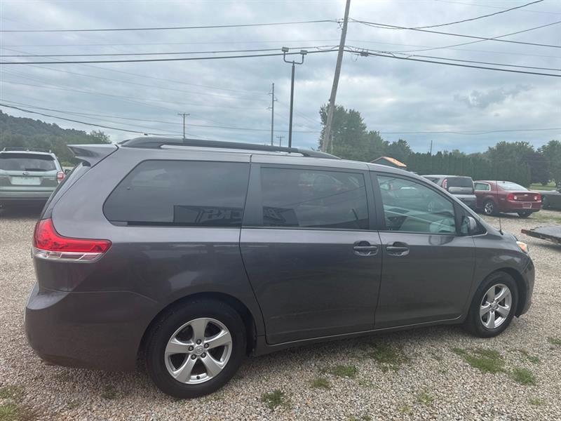 Toyota Sienna LE FWD 8-Passenger V6 2014