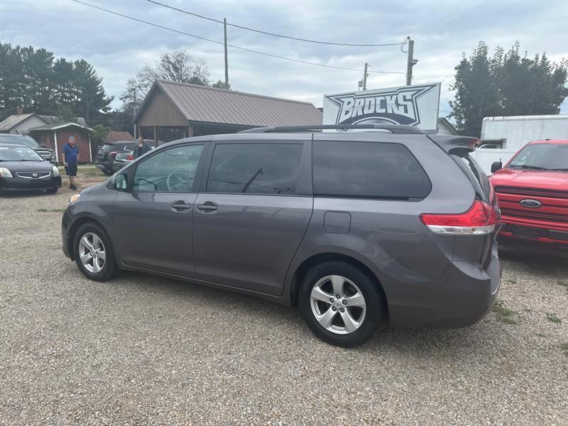 Toyota Sienna LE FWD 8-Passenger V6 2014