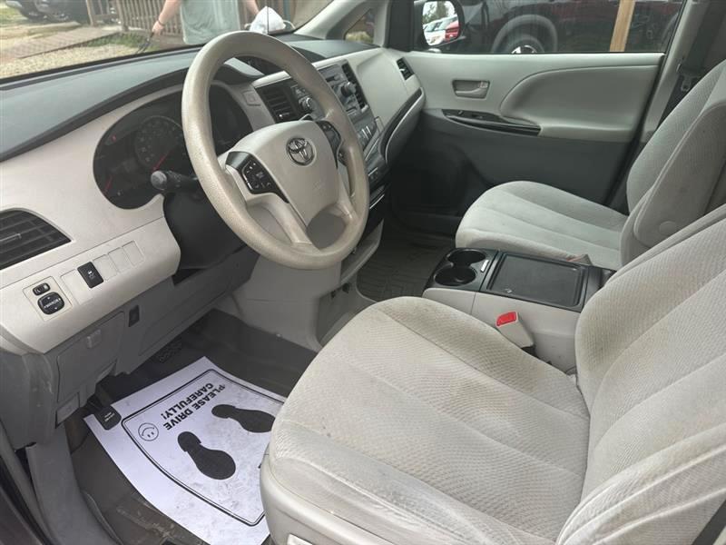 Toyota Sienna LE FWD 8-Passenger V6 2014