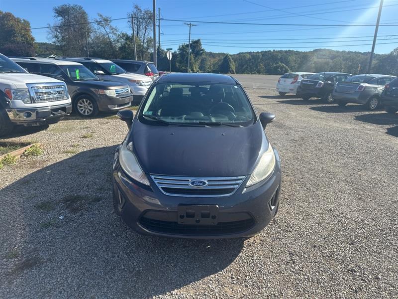 Ford Fiesta SE Sedan 2013