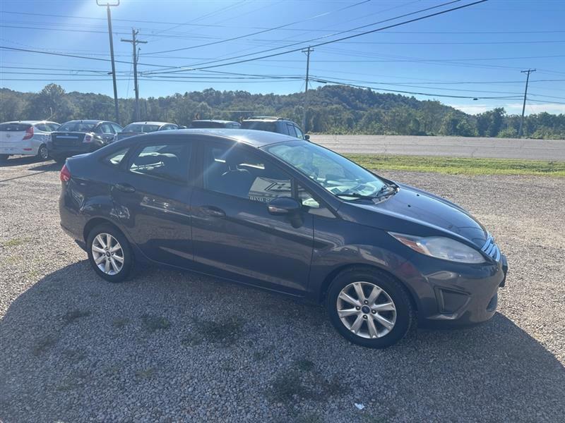 Ford Fiesta SE Sedan 2013
