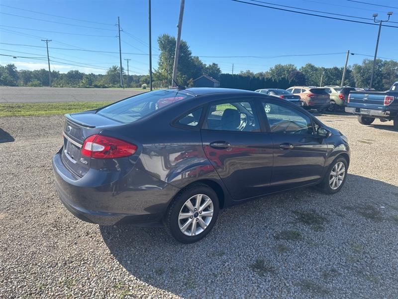 Ford Fiesta SE Sedan 2013