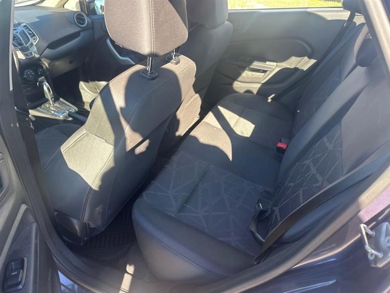 Ford Fiesta SE Sedan 2013